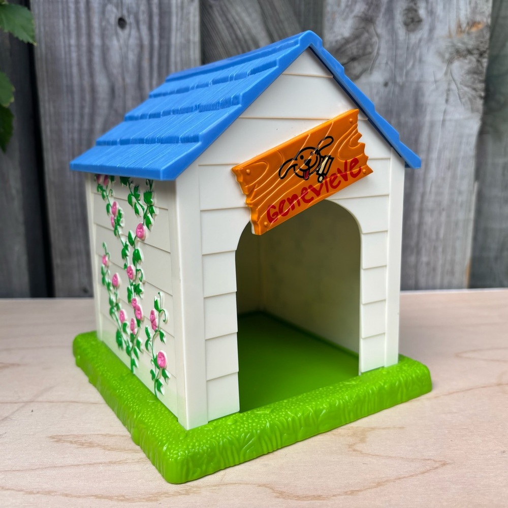Madeline 2003 Genevieve’s Dog House Toy (House Only)